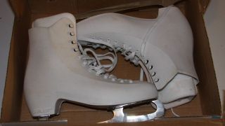 vintage ice skates in Sporting Goods