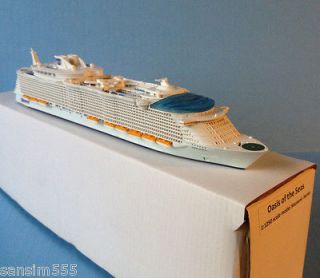   cruise ship OASIS OF THE SEAS ocean liner scale 1/1250 Royal Caribbean