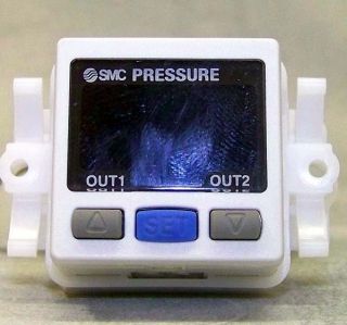 SMC PSE303 Pressure Sensor Controller + Bracket Cable