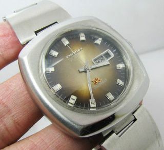 HUGE VINTAGE RICOH DAY DATE AUTOMATIC GENTS 42MM.