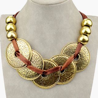 gold coin necklace in Jewelry & Watches
