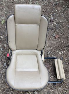 Land Rover Discovery Series II Left Jump Seat Bahama Beige 