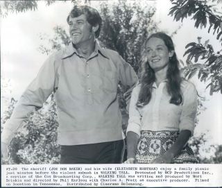 1973 Actors Joe Don Baker & Elizabeth Hartman in Movie Walking Tall 