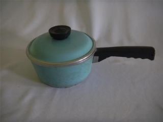 Vintage CLUB Aluminum Cookware 1 1/2 Quart SAUCE PAN With Lid TURQUISE