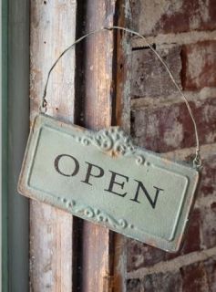 VINTAGE LOOKING RUSTIC METAL HANGING OPEN CLOSE STORE SIGN
