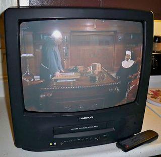 Daewoo DVN 20F6N 19 TV VCR Combo TV with Remote