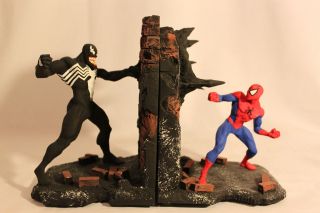 SPIDER MAN VS VENOM BOOKEND BOWEN MARVEL COMICS