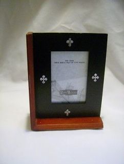 BEAUTIFUL RELIQUARY DISPLAY PICTURE FRAME WITH SILVER COLORED CROSSES