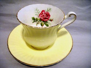   FINE BONE CHINA TEA CUP & SAUCER SET YELLOW W/ ROSE IN CUP ENGLAND