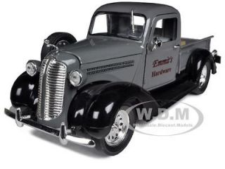   PICKUP TRUCK GRAY 132 DIECAST MODEL CAR BY SIGNATURE MODELS 32392