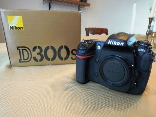 Nikon D300S 12.3 MP Digital SLR Camera   Black (Body Only)