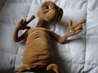 VINTAGE E.T. 24 Extra Terrestrial Plush Doll/Talks with Finger 