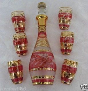 ETCHED GLASS DECANTER WITH SIX GOLD CRANBERRY COLORS BEAUTIFUL