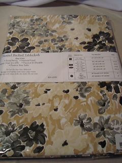 Casual Park Manor Flannel Backed Vinyl Tablecloth Flower Beige/Black