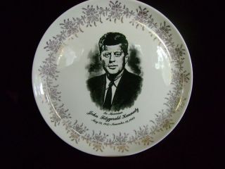 JOHN F. KENNEDY MEMORIAM PLATE   WHITE WITH GOLD LEAVES