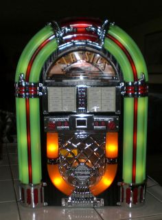 Classic Nostalgia CD Radio Jukebox AM / FM / CD Player Lights