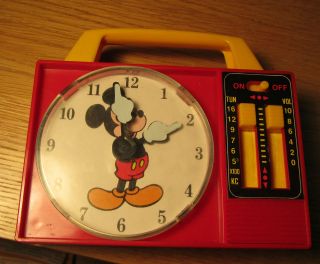   Walt Disney Illco Mickey Mouse Windup Clock Radio Moving Hands Works