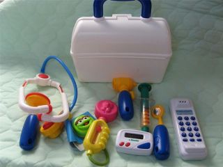 PRETEND PLAY DOCTOR/NURSE MEDICAL KIT ~ BAG WITH INSTRUMENTS