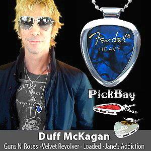 guitar pick holder necklace in Jewelry & Watches