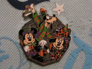   Pin   Mickey Minnie Mouse Goofy Halloween Costume Trick Or Treat