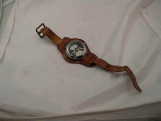 vintage doxa watch in Wristwatches