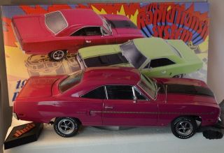 18 GMP 1970 Plymouth Roadrunner Moulin Rouge G1803112 NEW american 