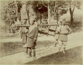 1880s PHOTO BURMESE PORTERS TRAVELLING CHAIR LARGE