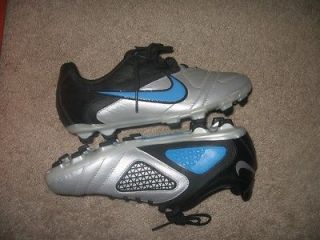soccer cleats size 5.5 in Sporting Goods