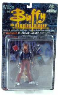   Vampire Slayer Willow VARIANT Blue Shirt Red Pants Action Figure BTVS