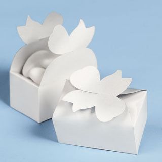 WEDDING WHITE BOW FAVOR BOXES / LOT OF 12 / WEDDING DECORATIONS (31625 
