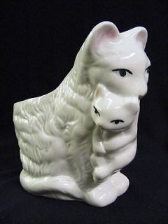 VINTAGE~MOTHER CAT CARRYING BABY KITTEN PLANTER~POTTERY~CATS~WHITE