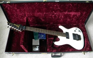 Joe Satriani Signed IBANEZ JS 1000 Signature Guitar WHITE Chickenfoot 