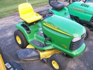 John Deere LT160 Lawn Tractor