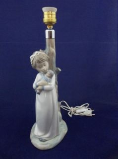 NAO ZAPHIN PORCELAIN FIGURAL LAMP 15 HIGH   MINT CONDITION