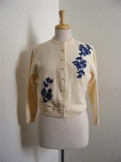 Vintage 60s MRS. FRANK CHAN Ivory Wool BLUE BEADED FLOWER Cardigan 