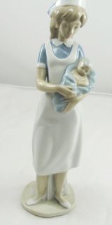 Authentic Nao Lladro Porcelain Figurine Nurse With Baby #709 Medicine