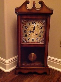 VINTAGE   CHAMPION   31 DAY   WALL OR MANTLE CLOCK   BEAUTIFUL