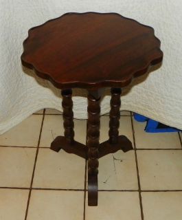 pie crust table in Antiques