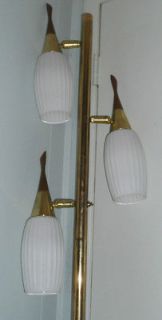   RETRO ERA MID CENTURY RETRO 3 RIBBED 3 GLASS SHADE TENSION POLE LAMP