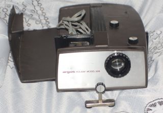  Electric Argus Holiday Model 505 Slide projector w/ working bulb