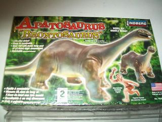   APATOSAURUS BRONTOSAURUS PLASTIC MODEL KIT FREE DOMESTIC SHIPPING