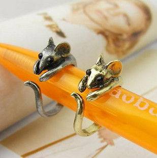 Vintage style antique gold / silver mouse charm ring