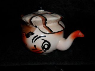 wade teapot in Pottery & Glass