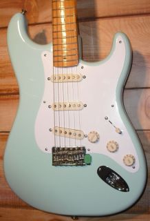 Fender® 50s Stratocaster® Maple Surf Green w/Gigbag