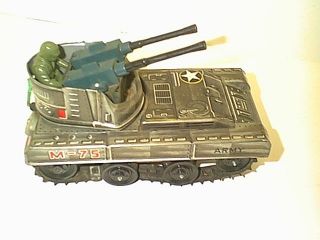 TANK M 75 BATTERY OPERATED NEAR MINT CONDITION