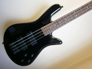 Spector Performer 4 String Electric Bass Guitar (Black)