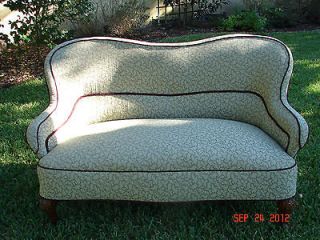 chaise lounge,fainting couch,chair,sofa,settee,lounge chair,chaise 