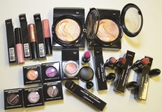 MAC GLAMOUR DAZE COLLECTION   LE *BNIB* 100% Authentic *UPDATED 