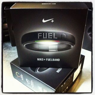 Nike + Plus FuelBand Medium M Fuel Band Wristband Step Counter 