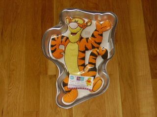   WINNIE THE POOH DISNEY PARTY CAKE PAN MOLD INSTRUCTIONS #2105 3001